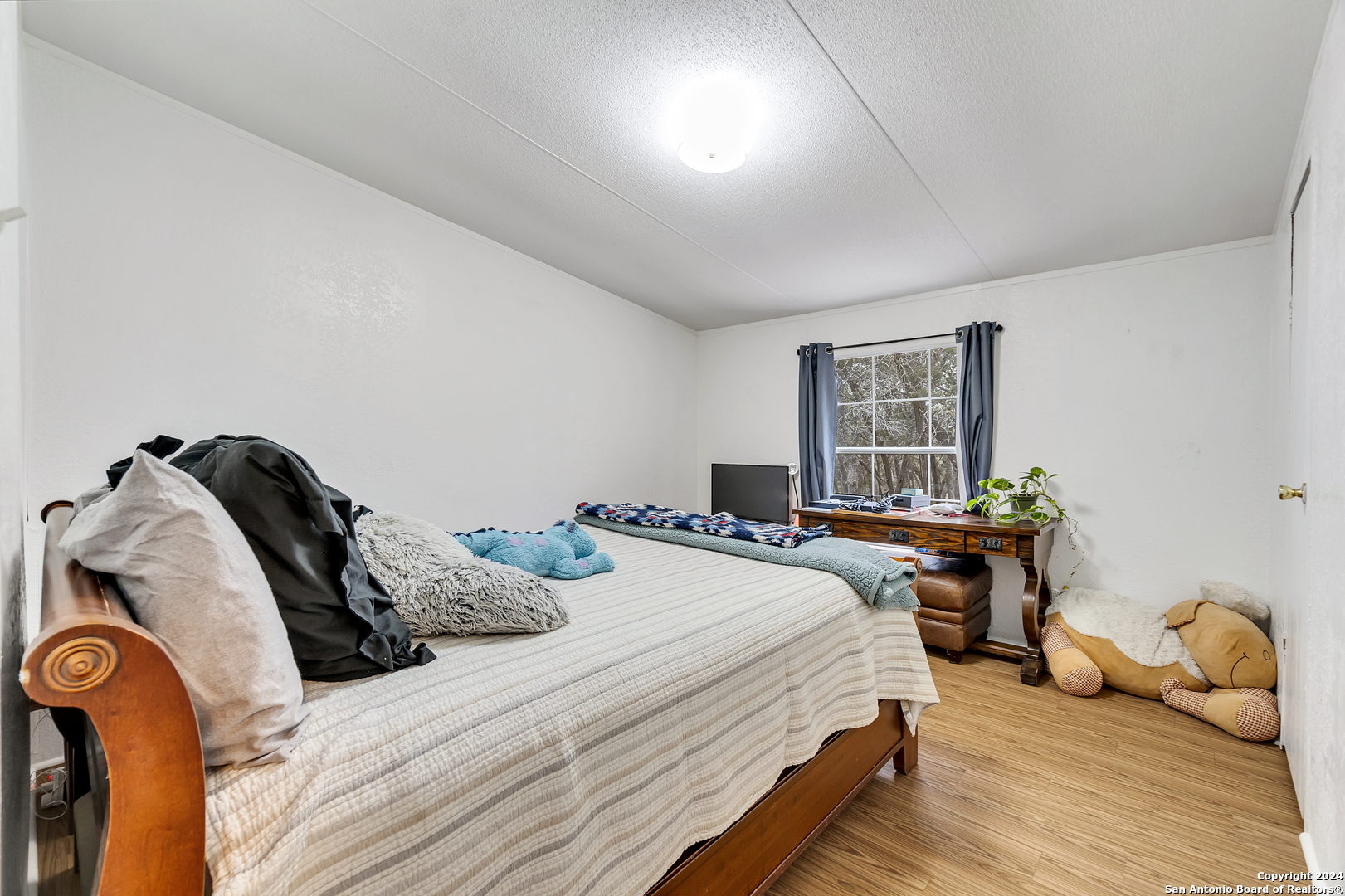 main property photo 16