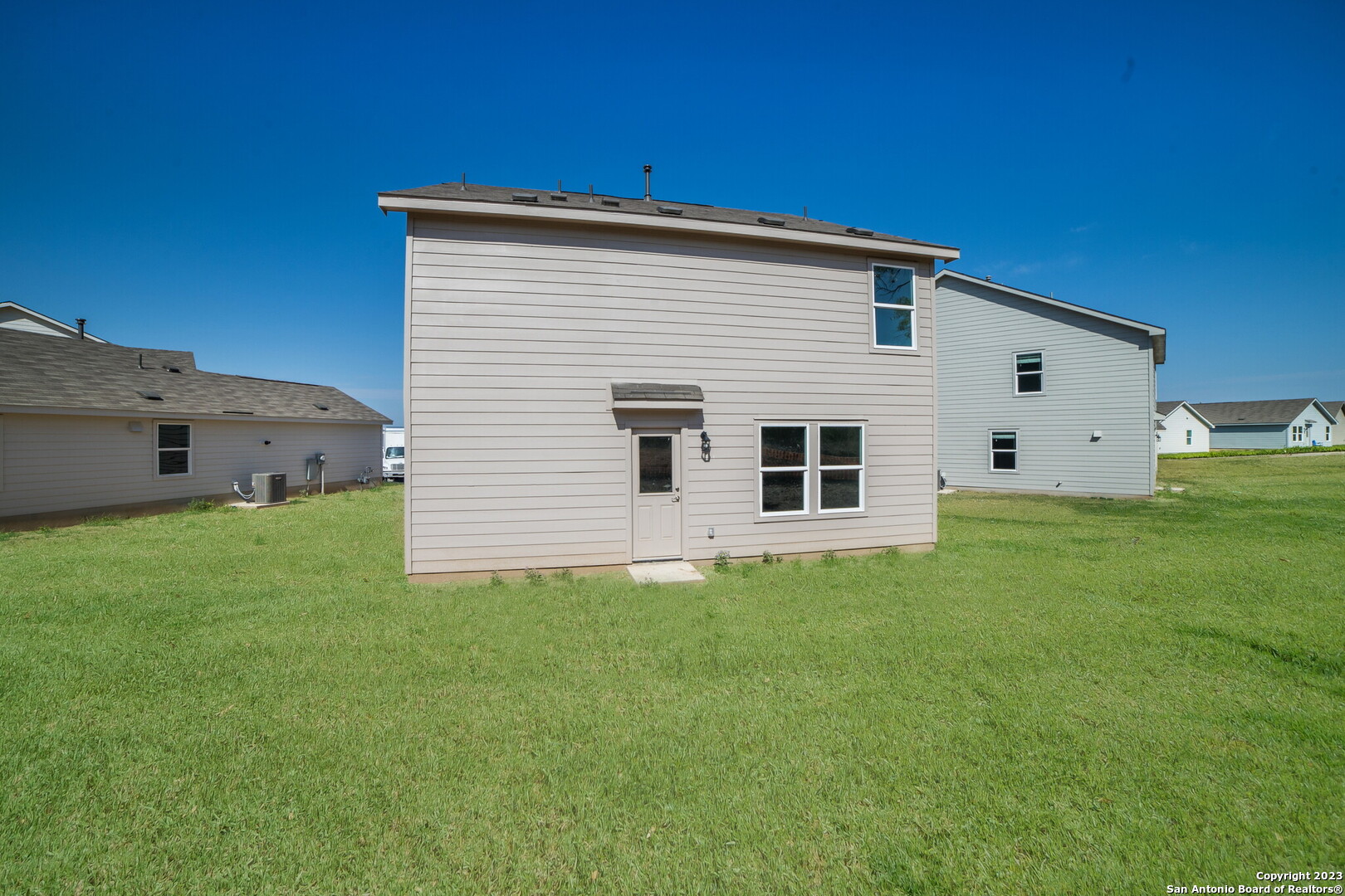 main property photo 19