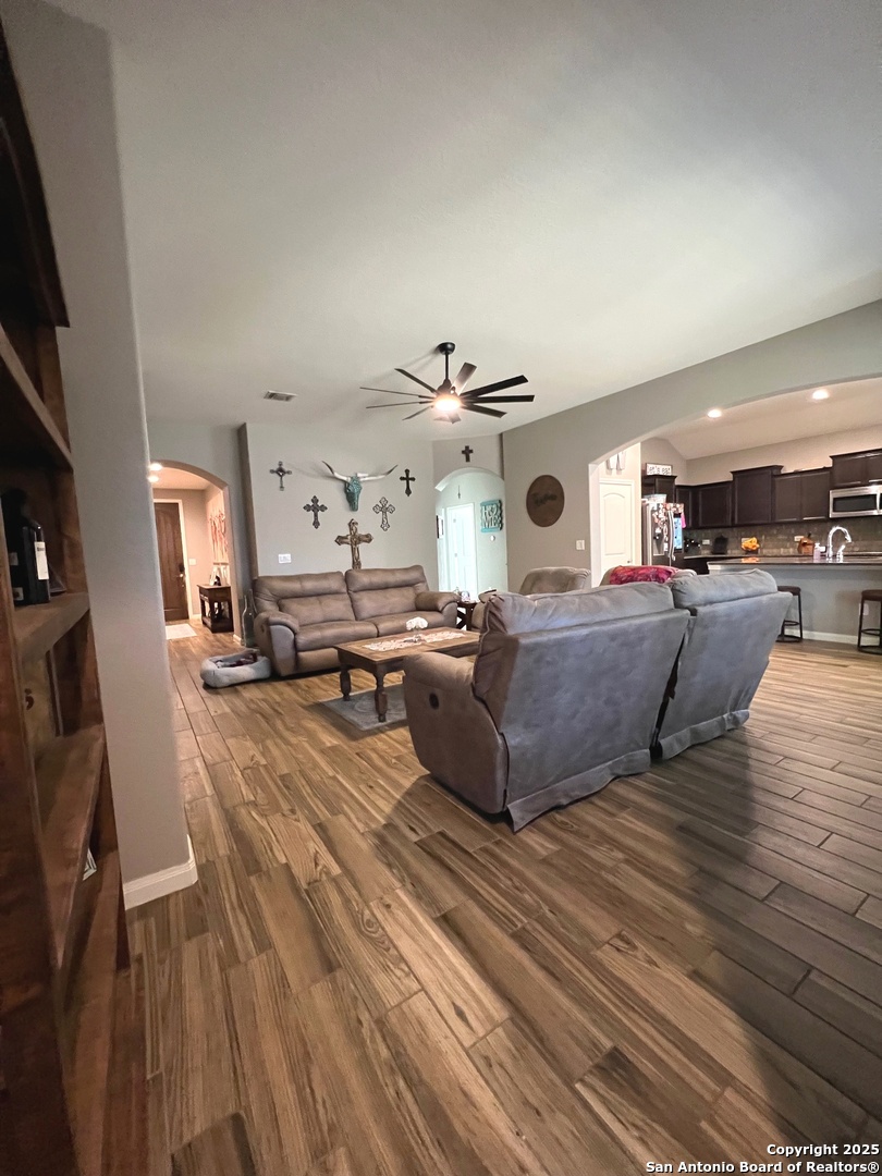 property viewer photo 4