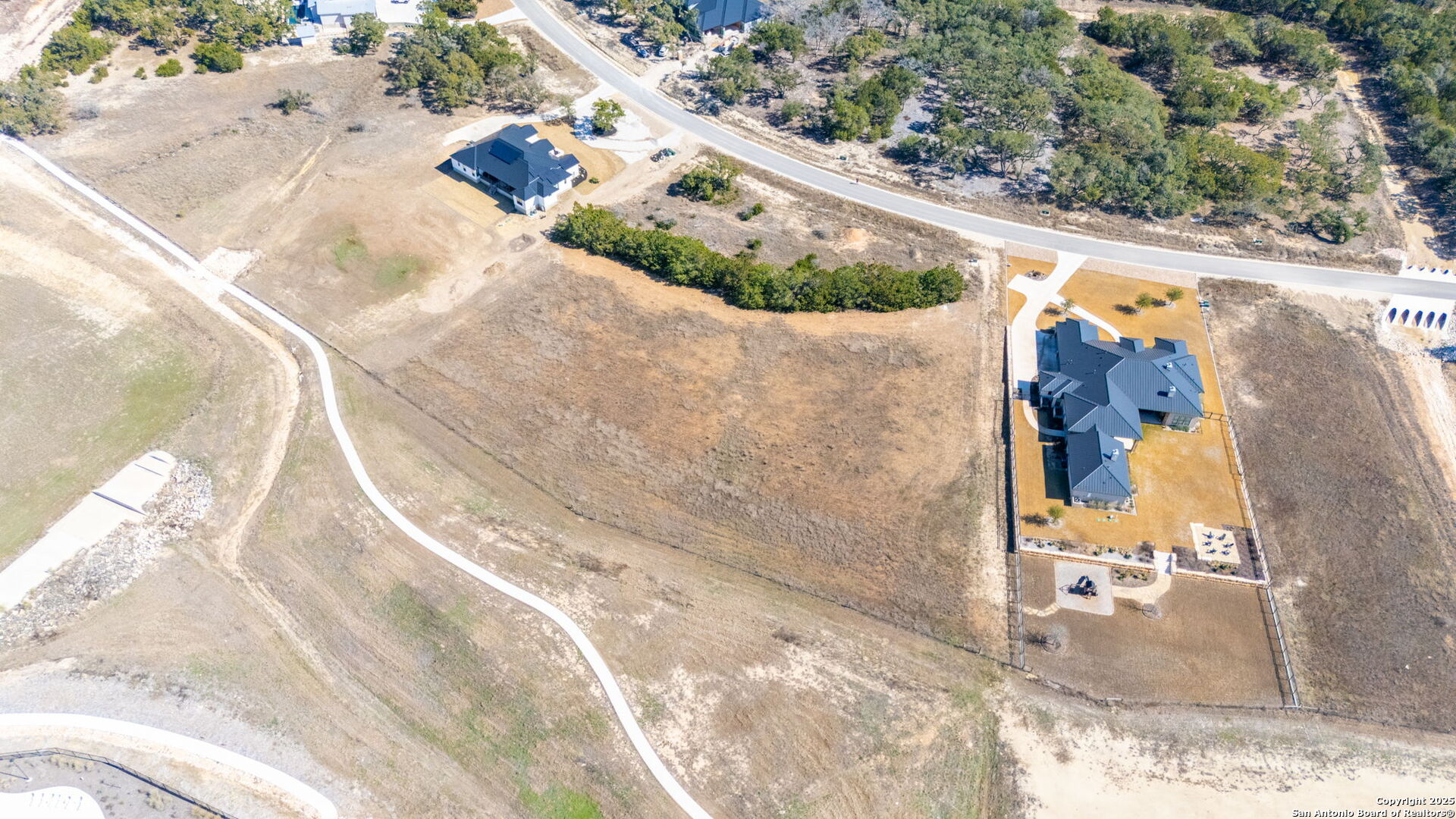 main property photo 6