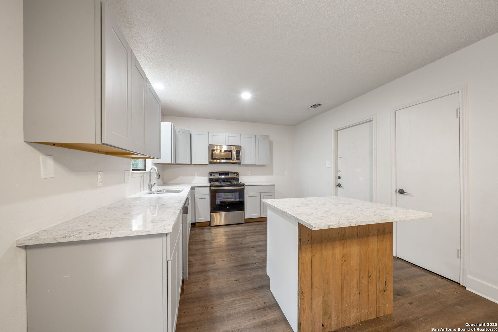 property viewer photo 10