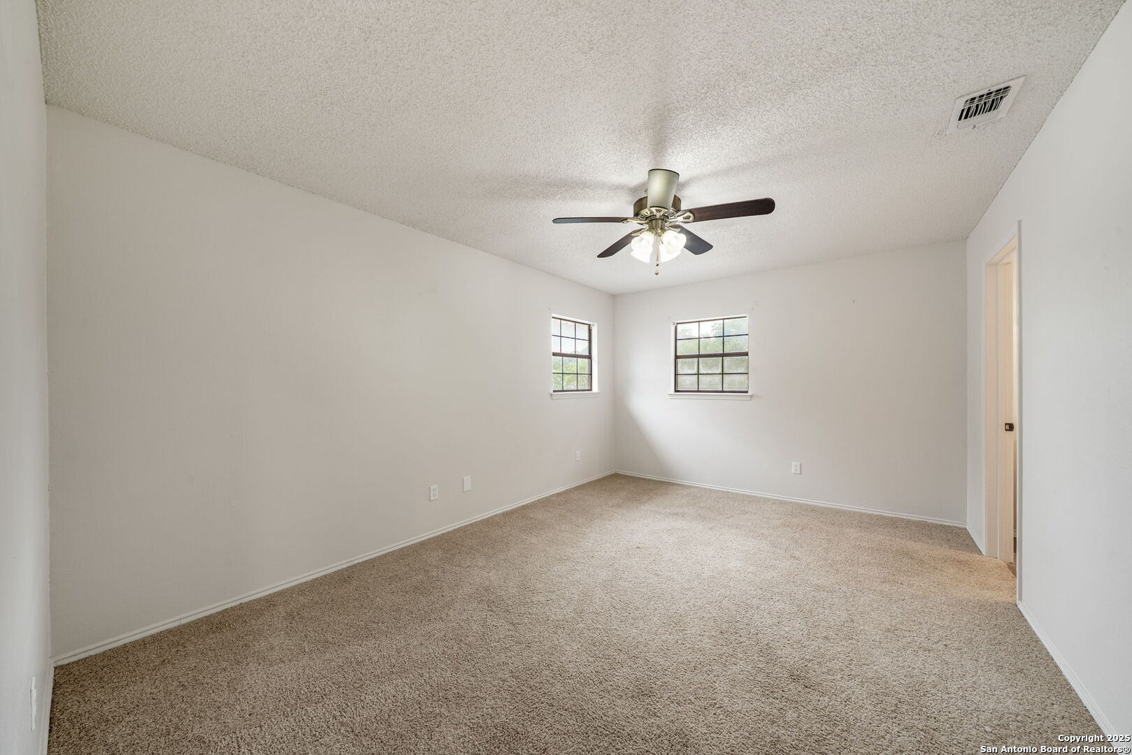 property viewer photo 12