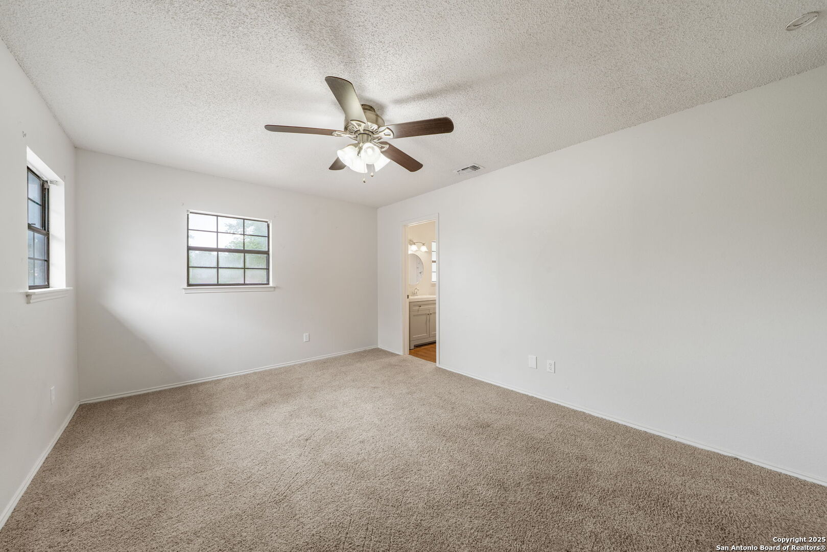 property viewer photo 13