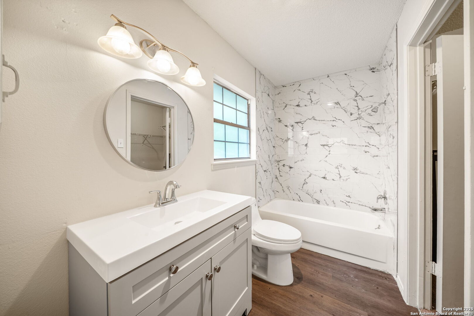 property viewer photo 14