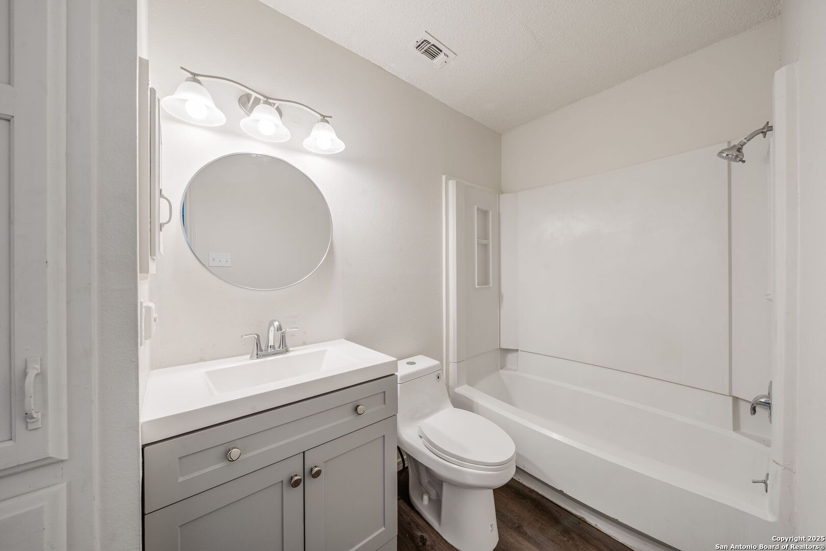 property viewer photo 19