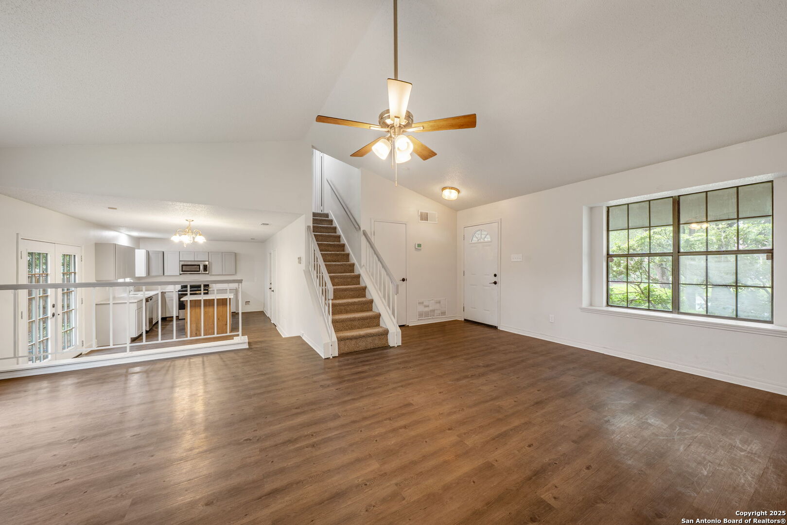 property viewer photo 6