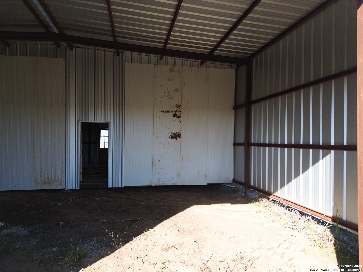 main property photo 13