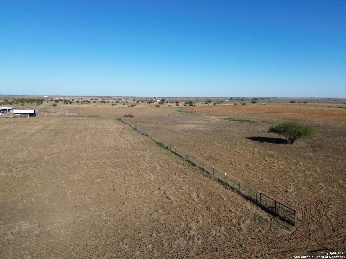 main property photo 6