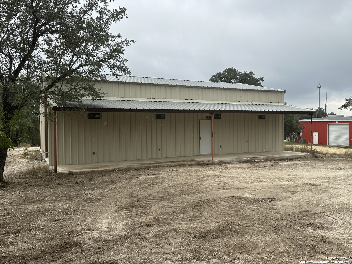 main property photo 13
