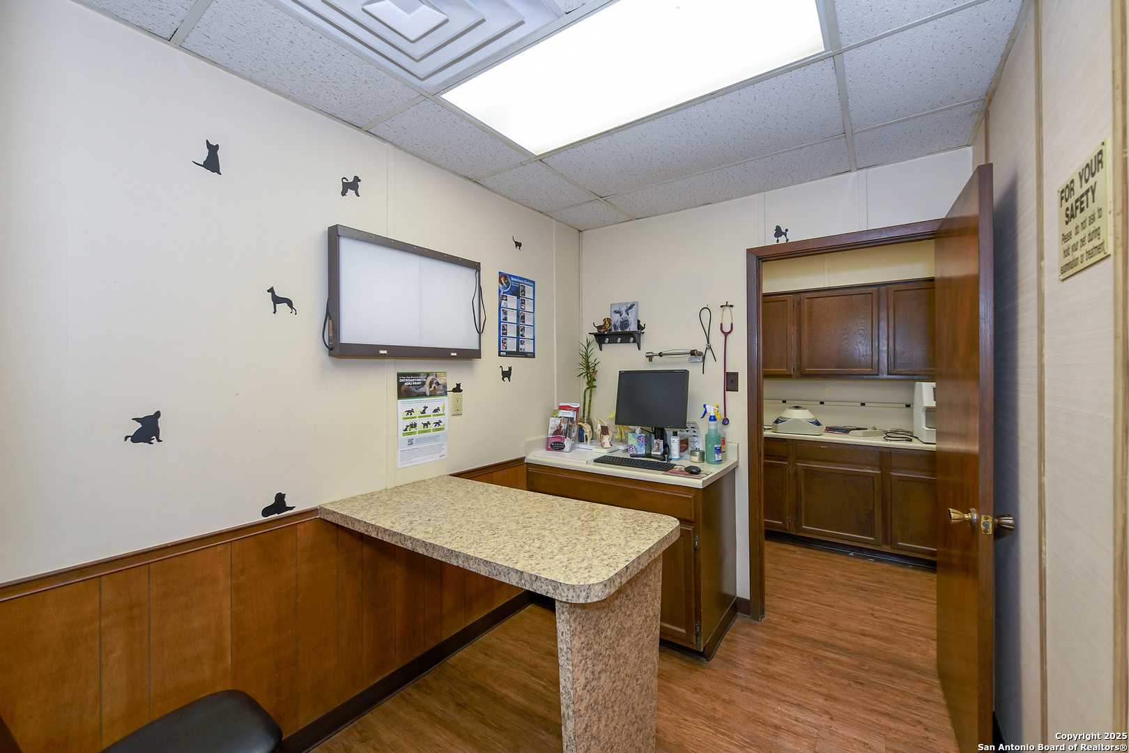 main property photo 11