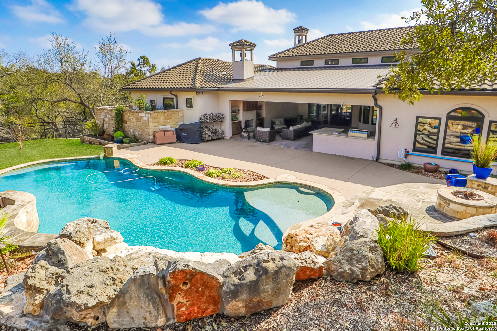 main property photo 47