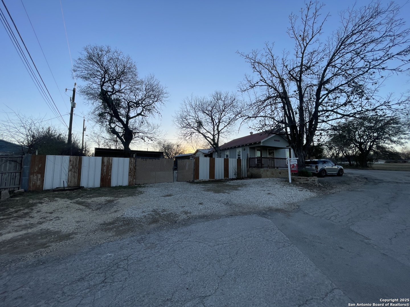 main property photo 22