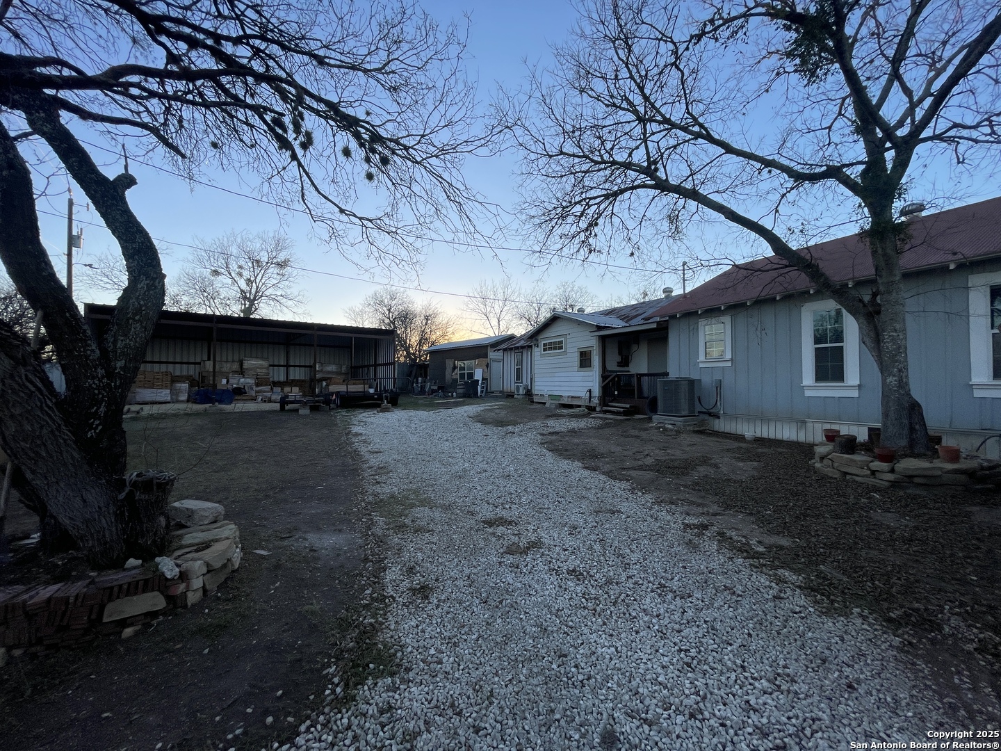 main property photo 23