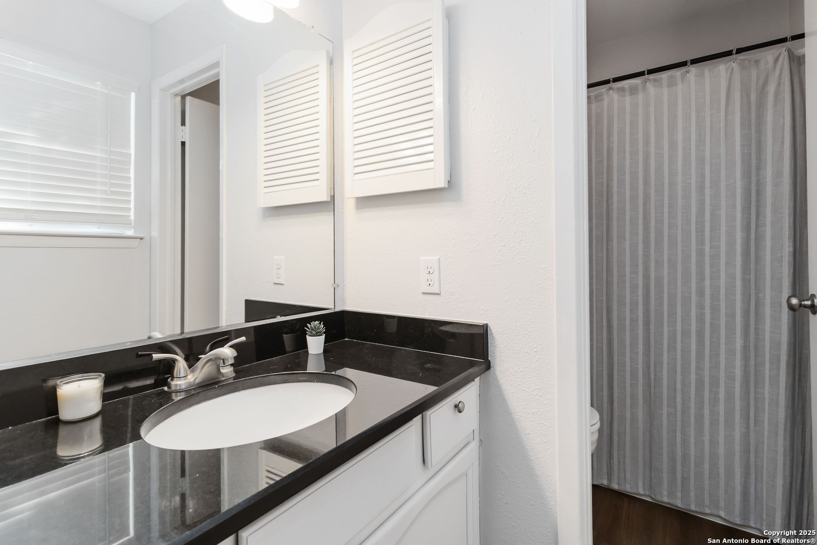 property viewer photo 11