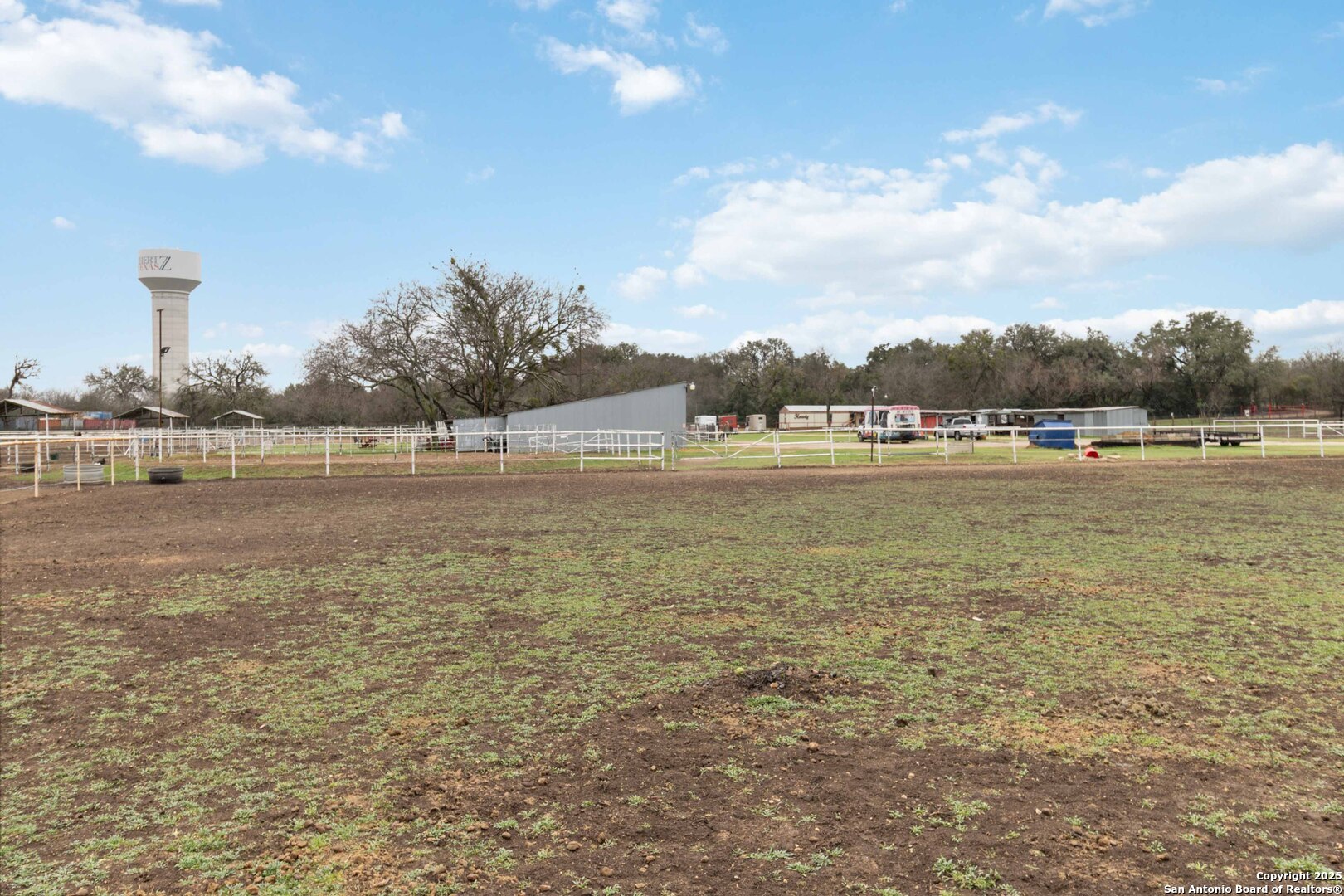 main property photo 11