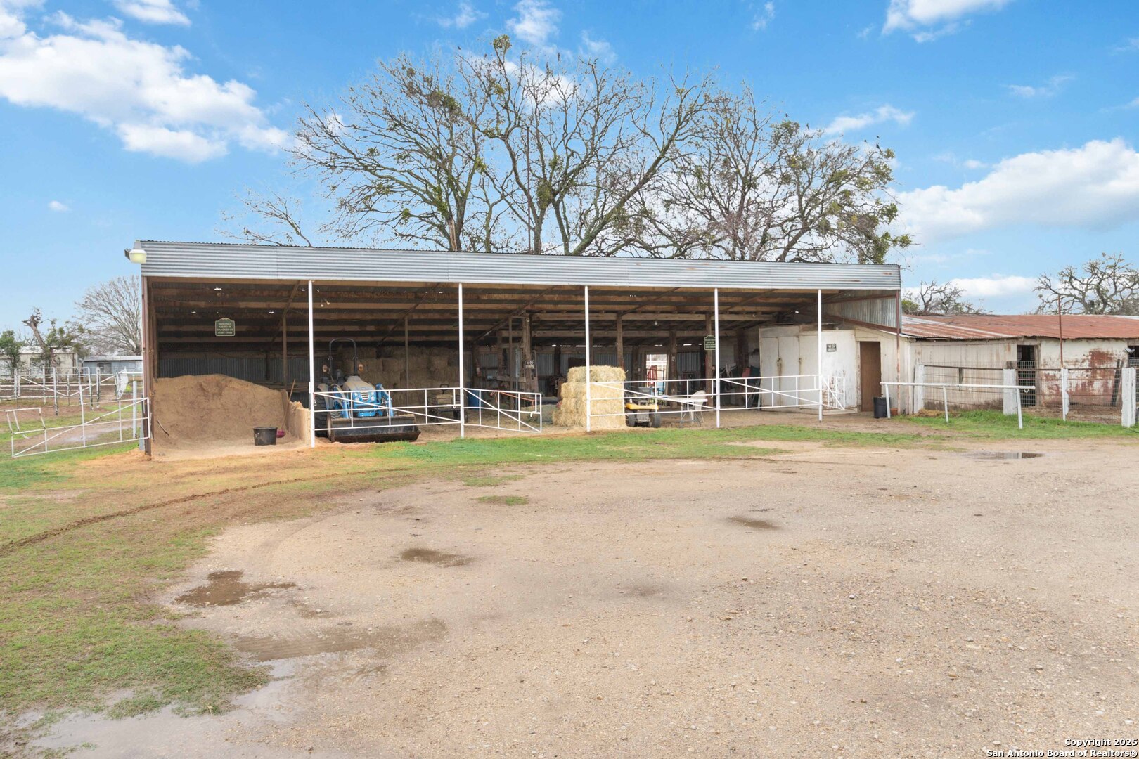 main property photo 13