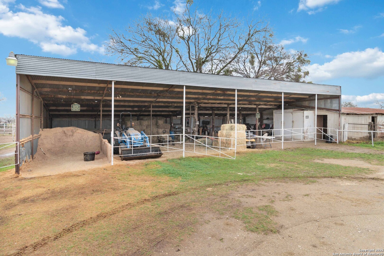main property photo 14