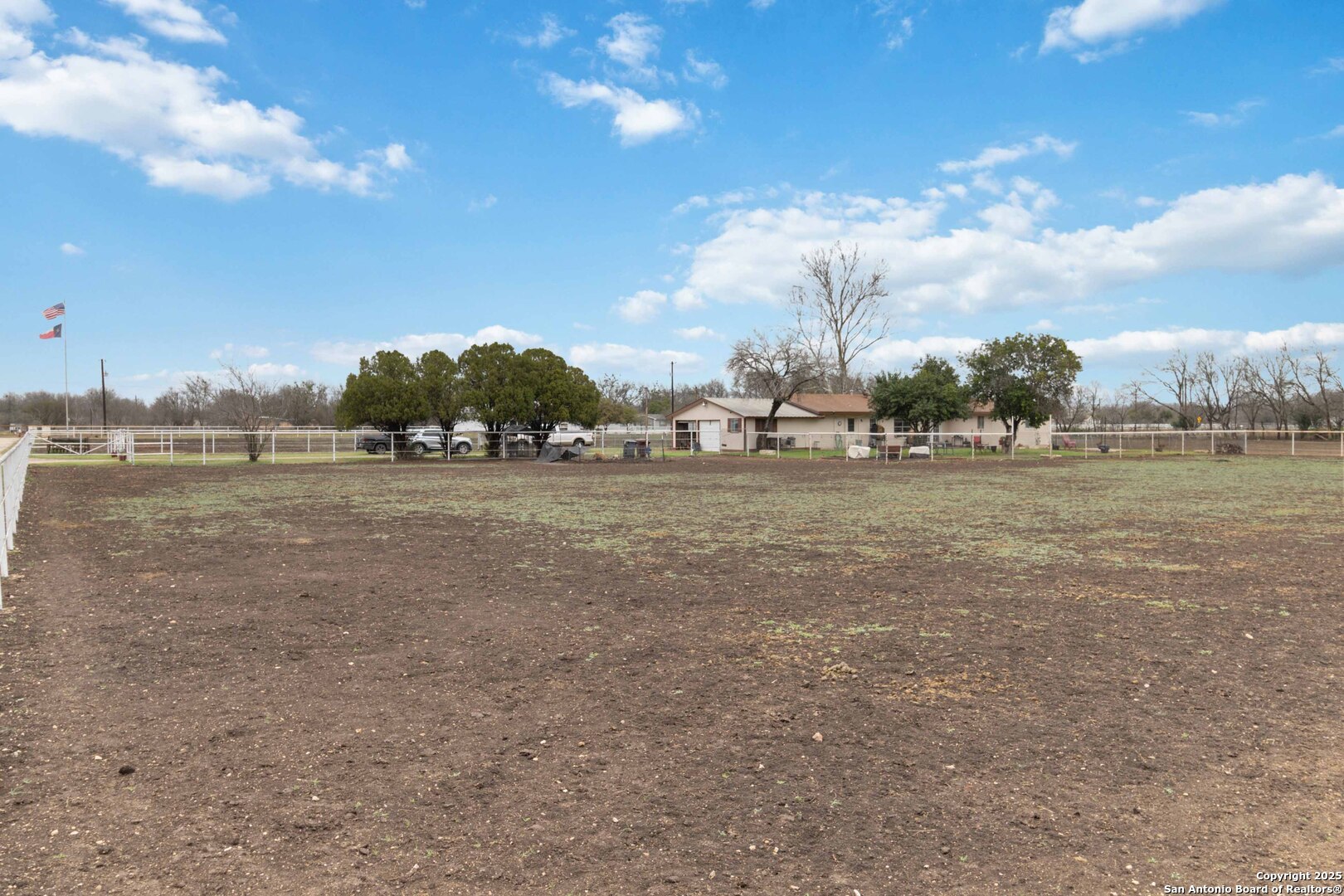 main property photo 9