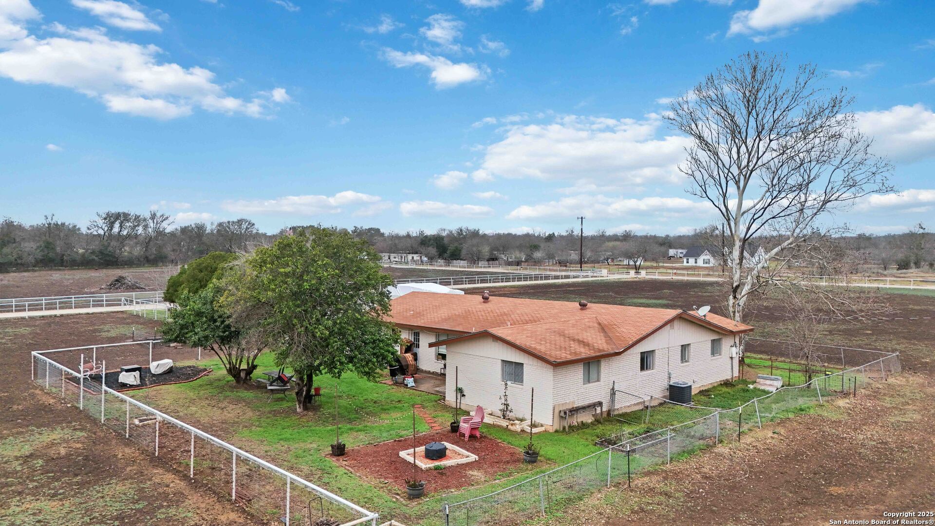 main property photo 29