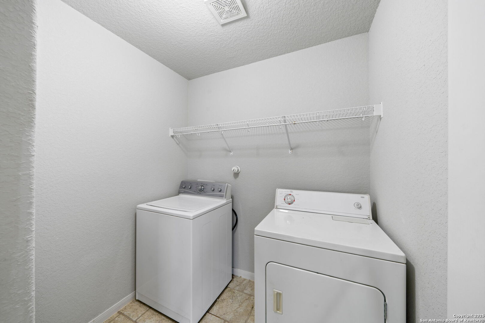 property viewer photo 23