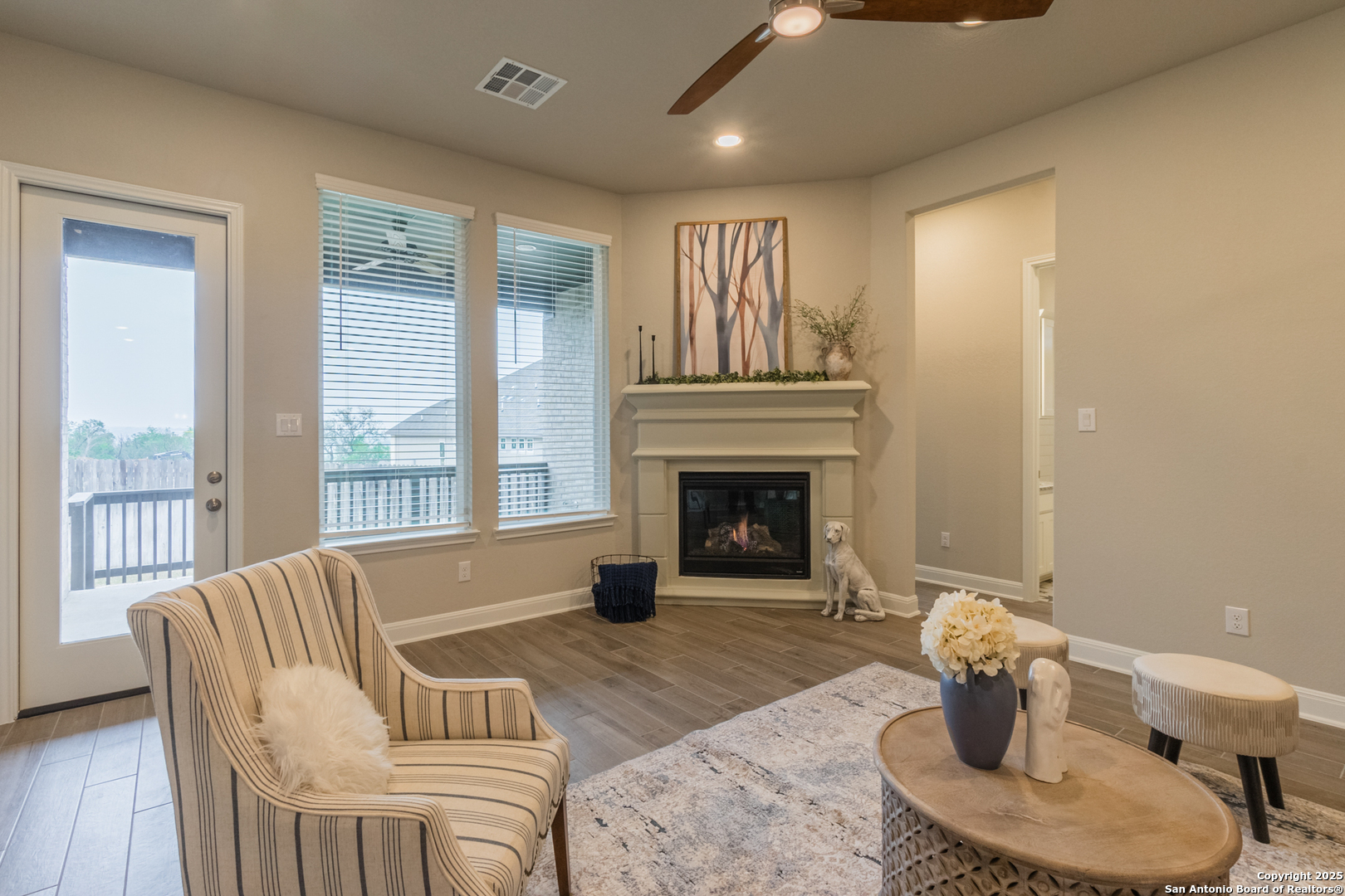 property viewer photo 14