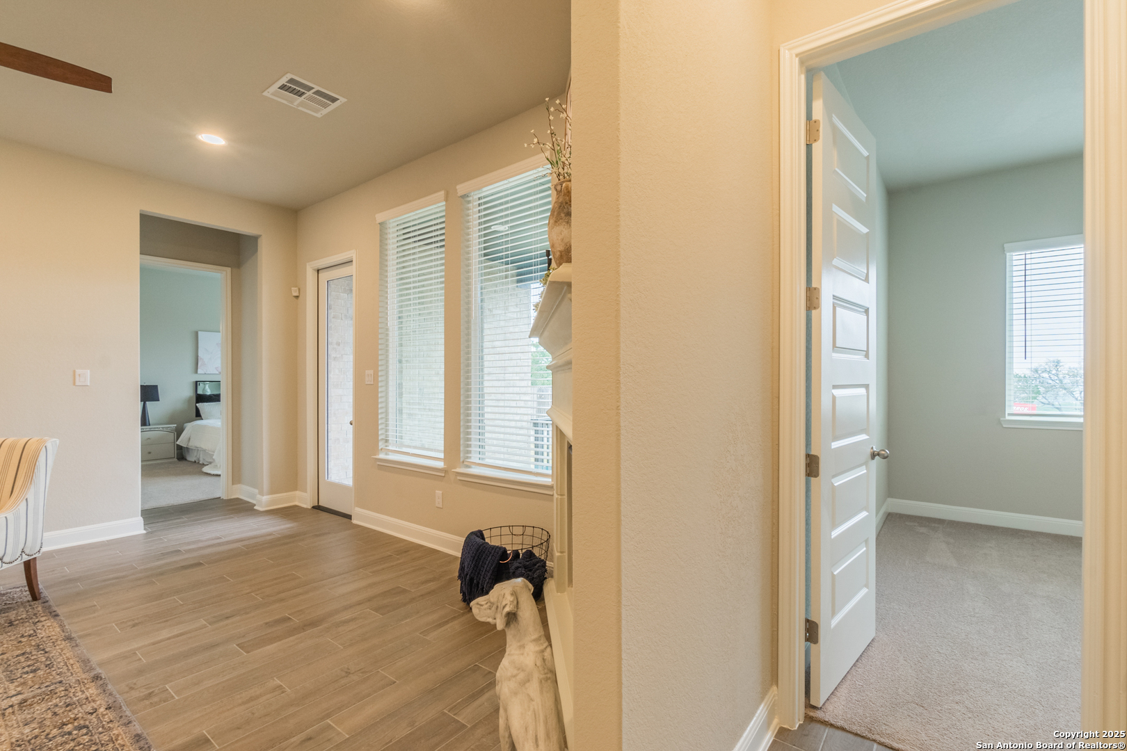 property viewer photo 19