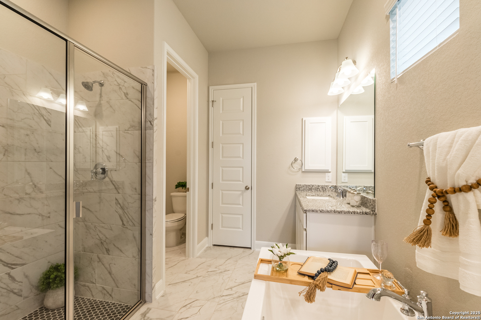 property viewer photo 26
