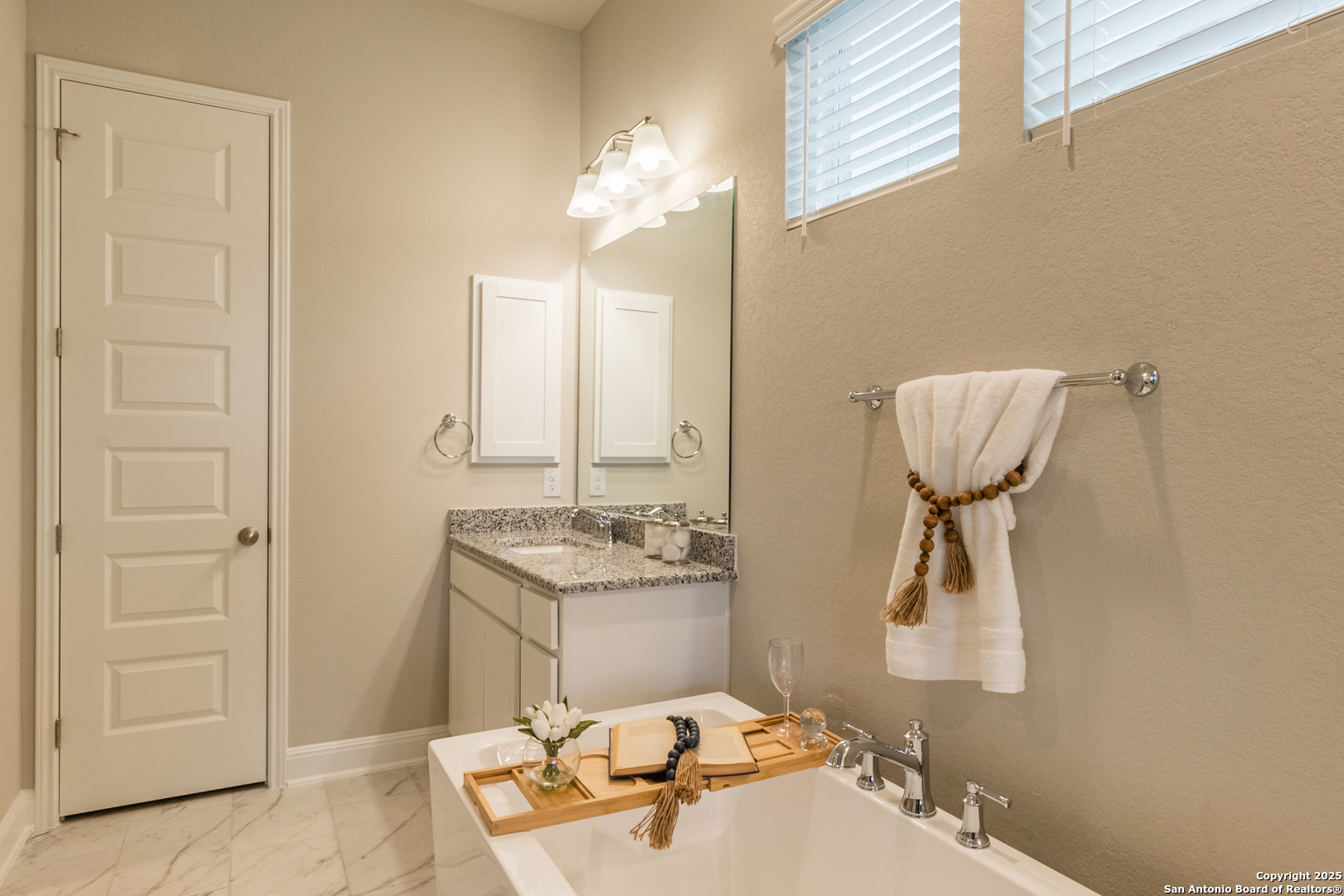 property viewer photo 27