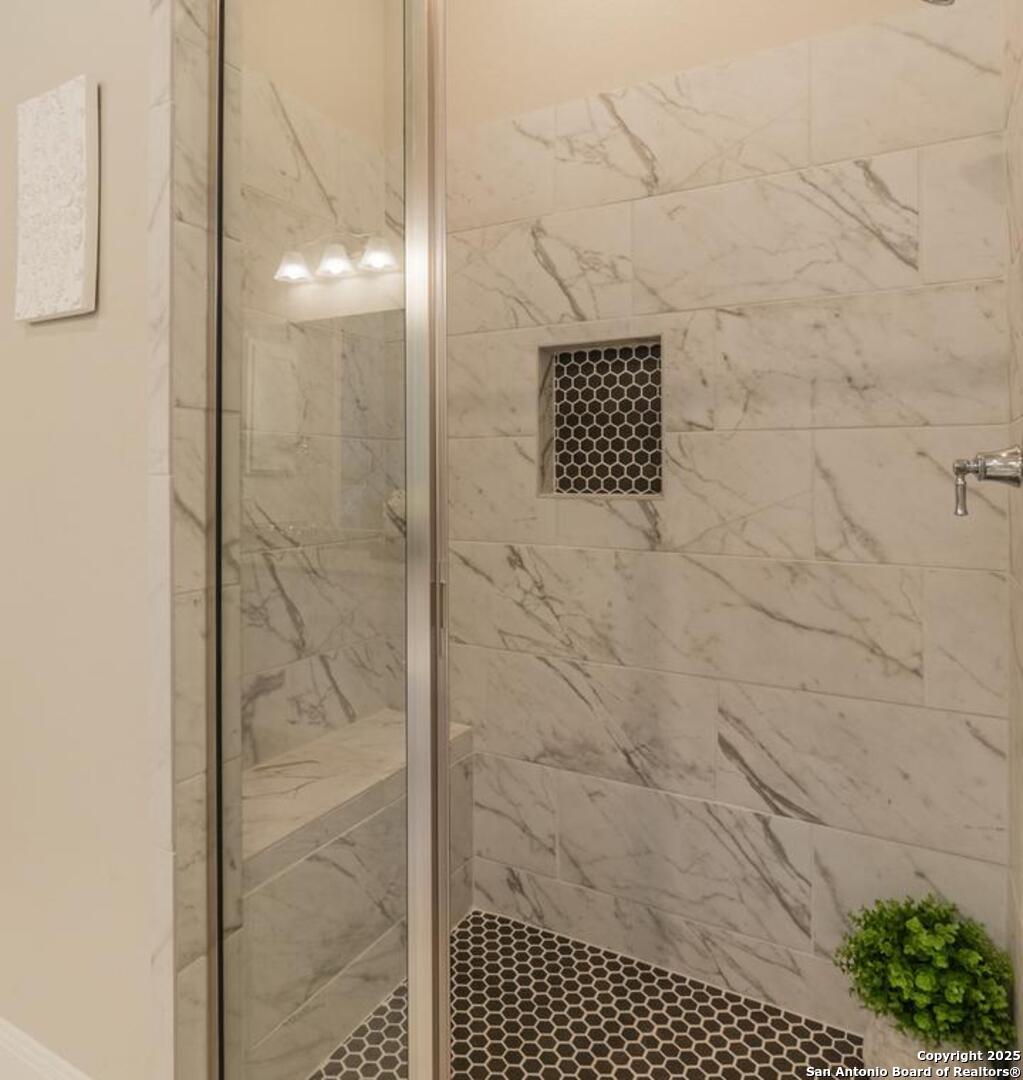 property viewer photo 31