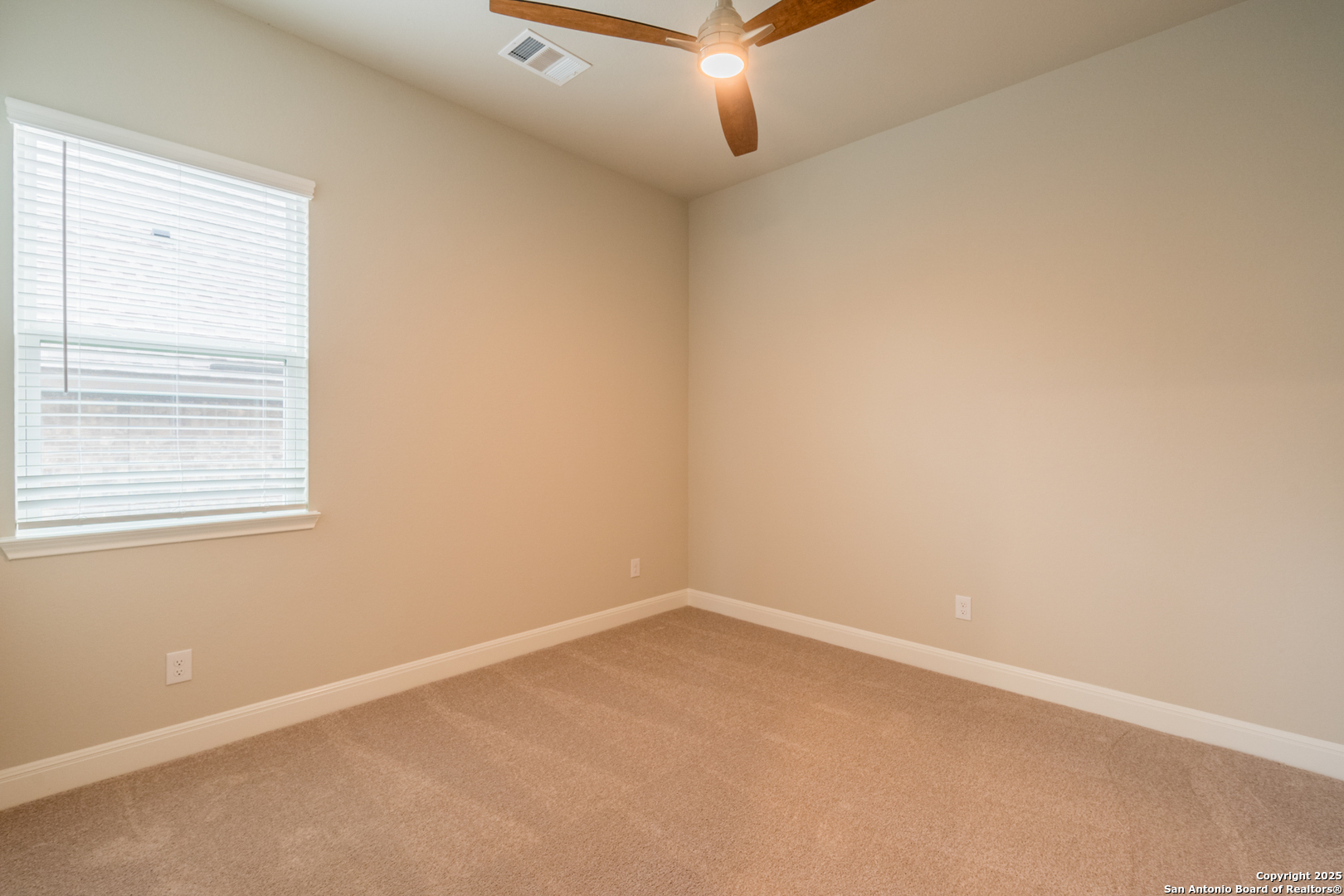 property viewer photo 36