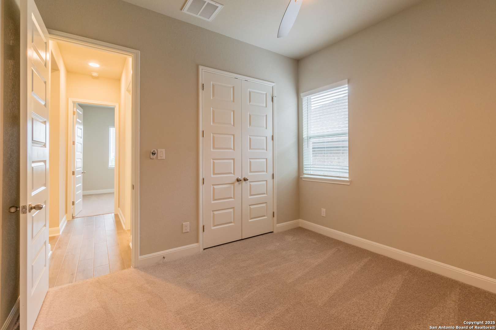 property viewer photo 37