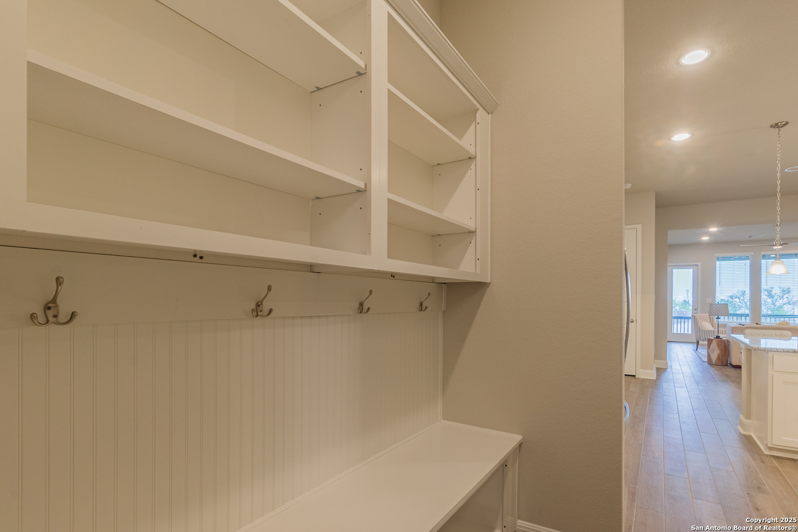property viewer photo 44