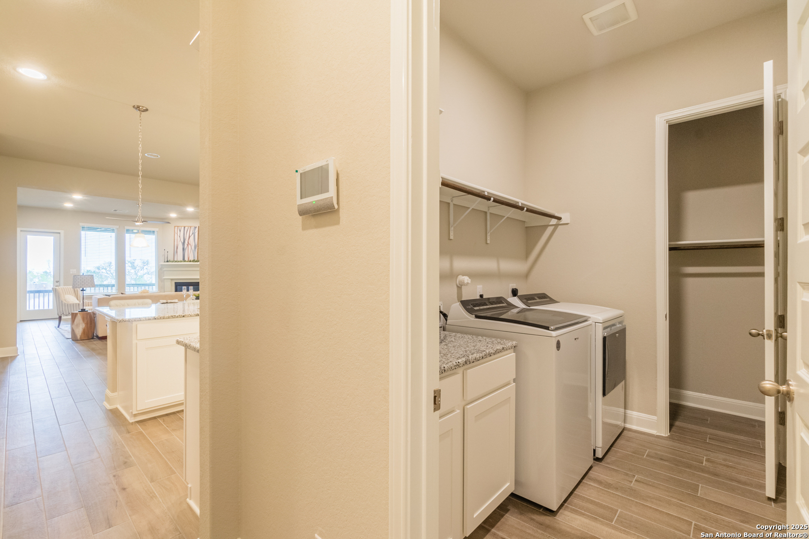 property viewer photo 45