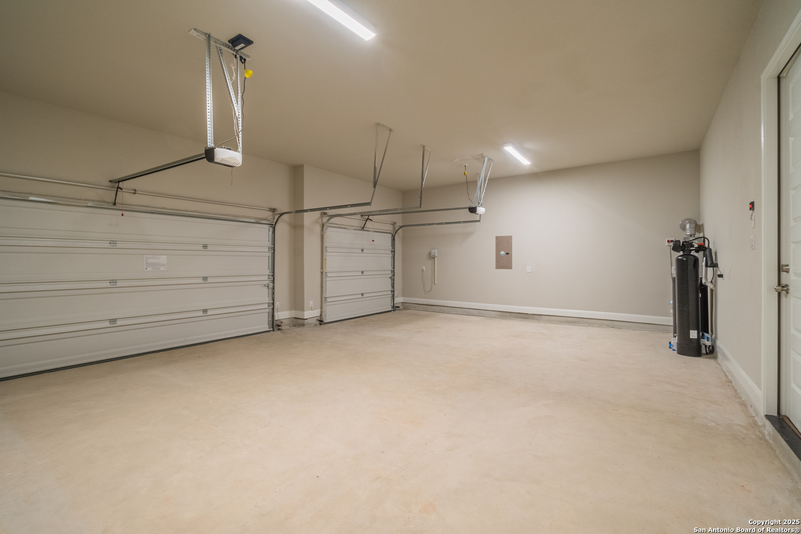 property viewer photo 47
