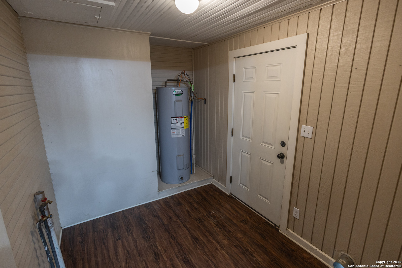 main property photo 19