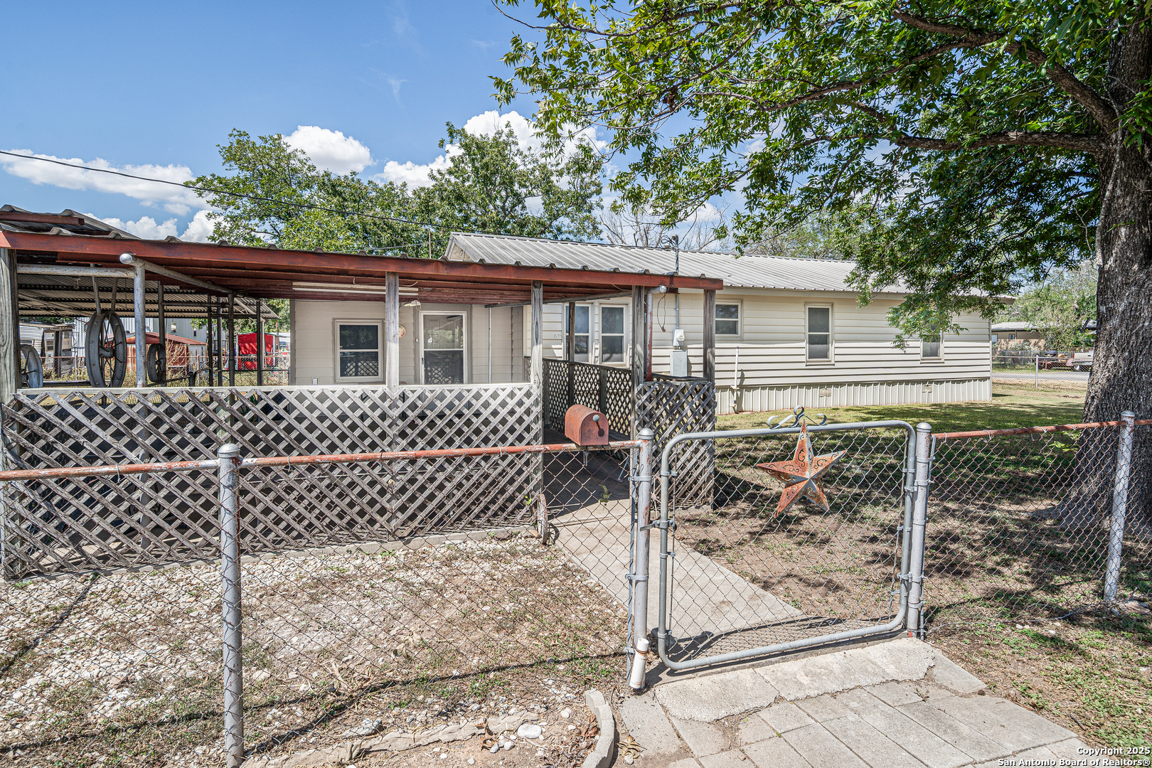 main property photo 27