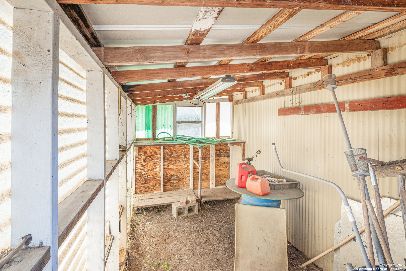 main property photo 31