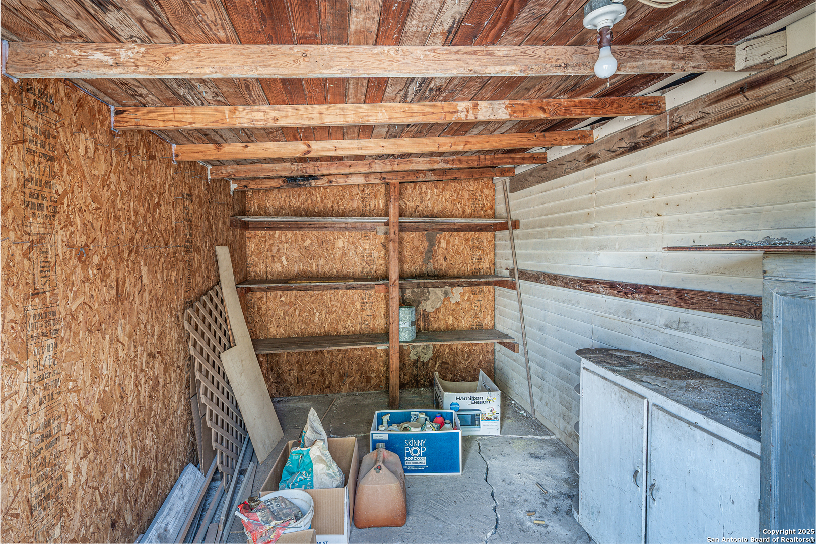 main property photo 32