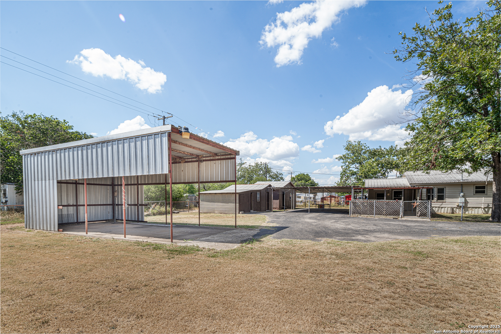 main property photo 38