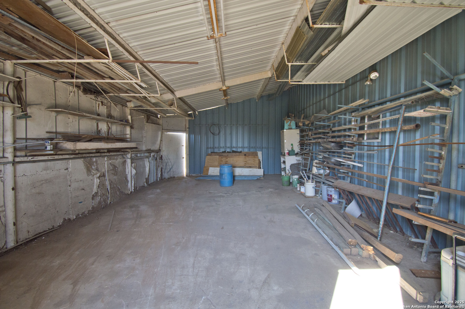 main property photo 11