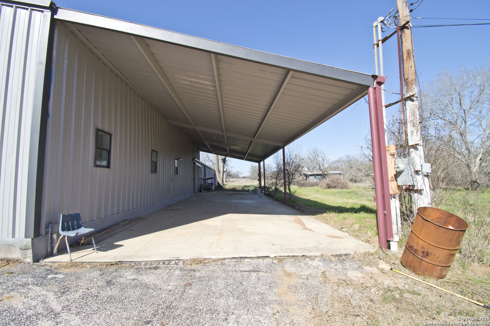 main property photo 25