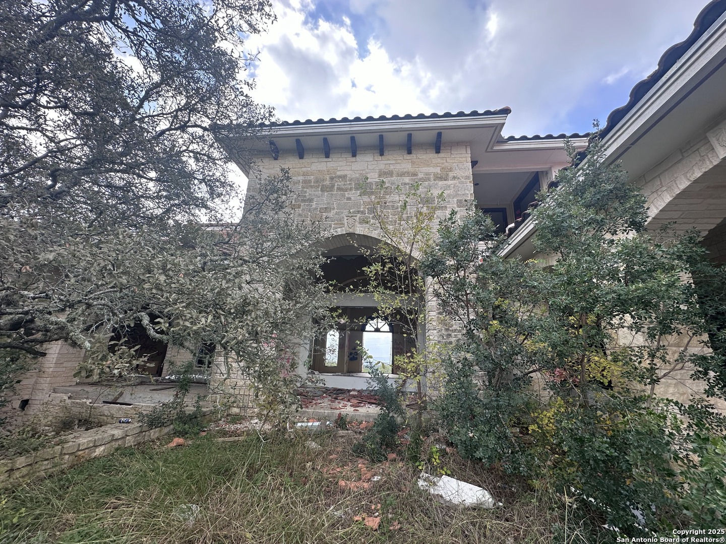 main property photo 12