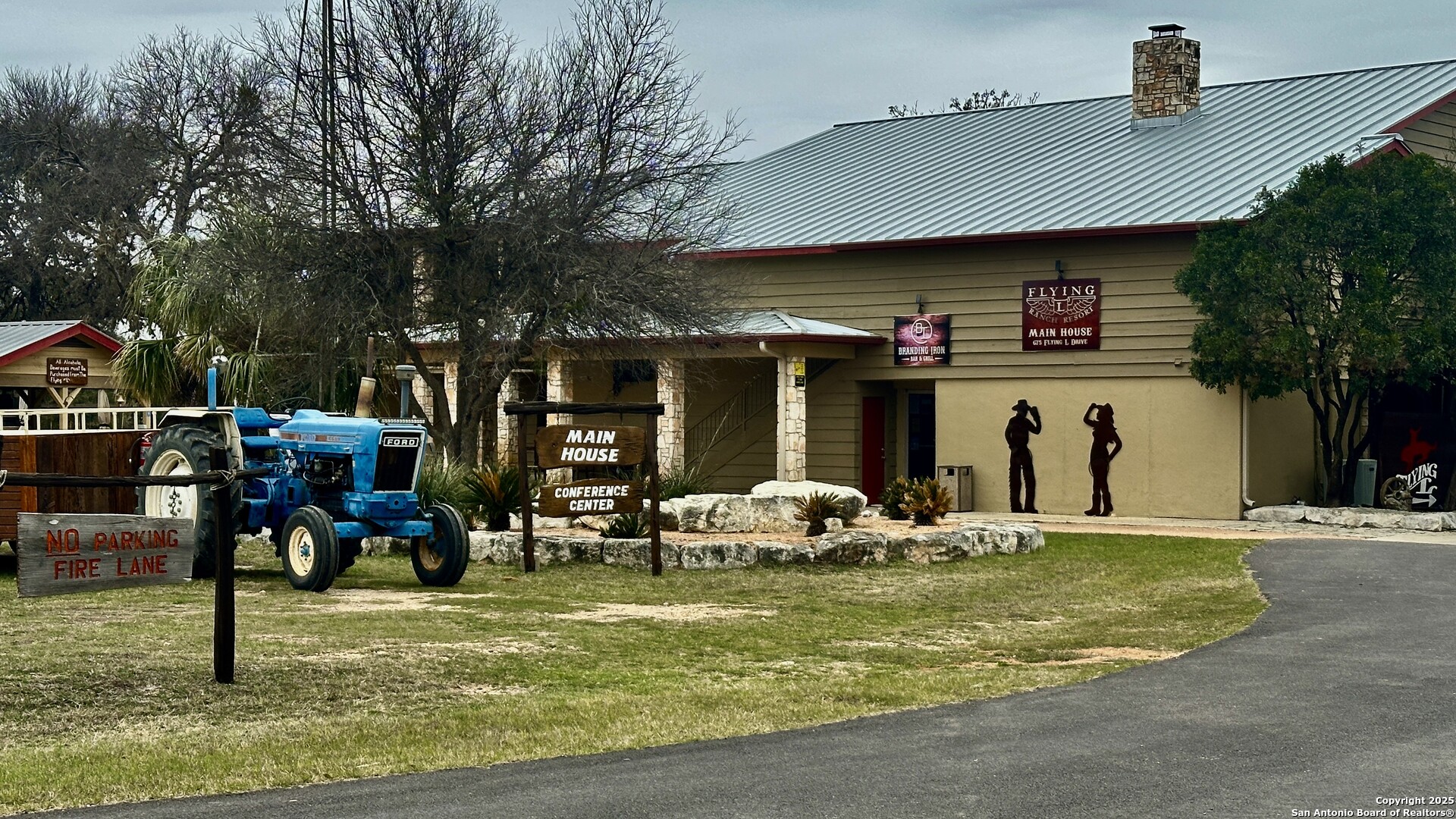main property photo 11