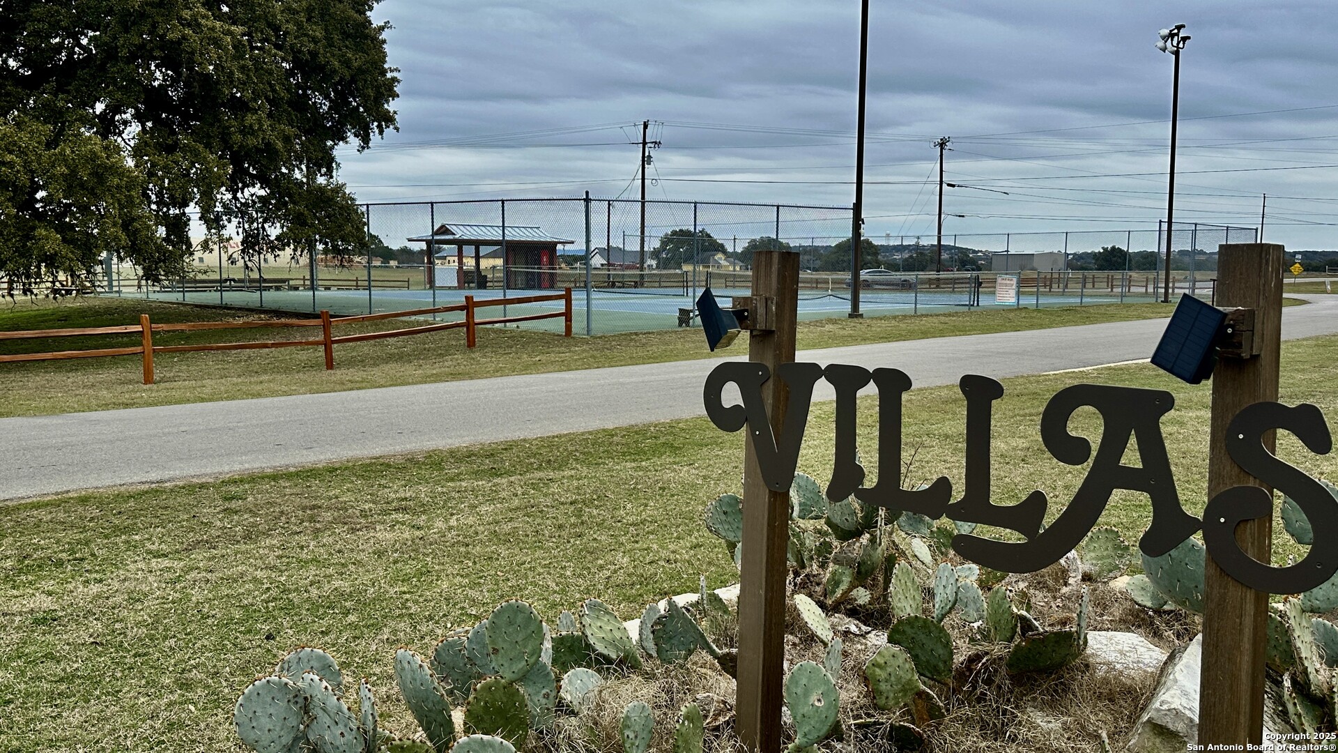 main property photo 12