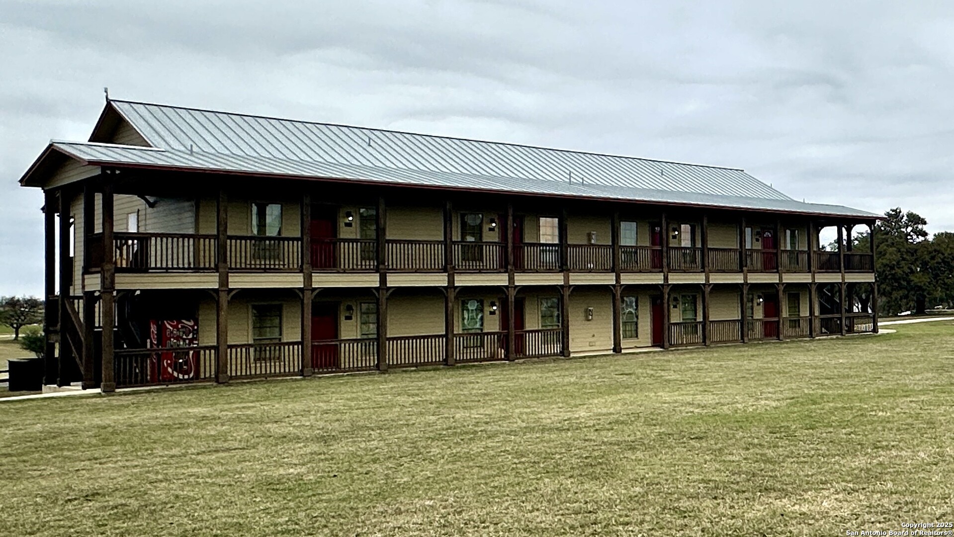 main property photo 8