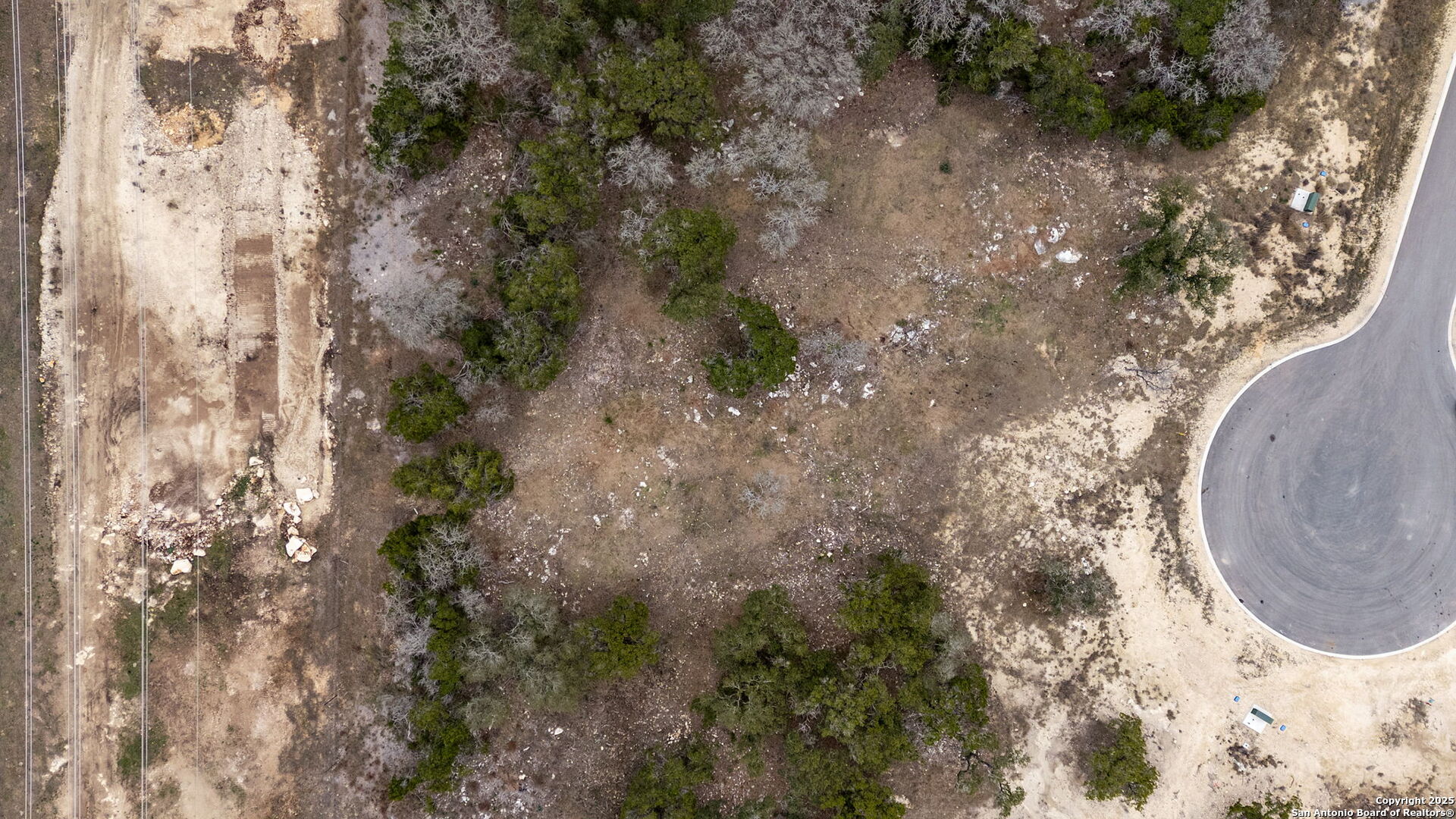 main property photo 17