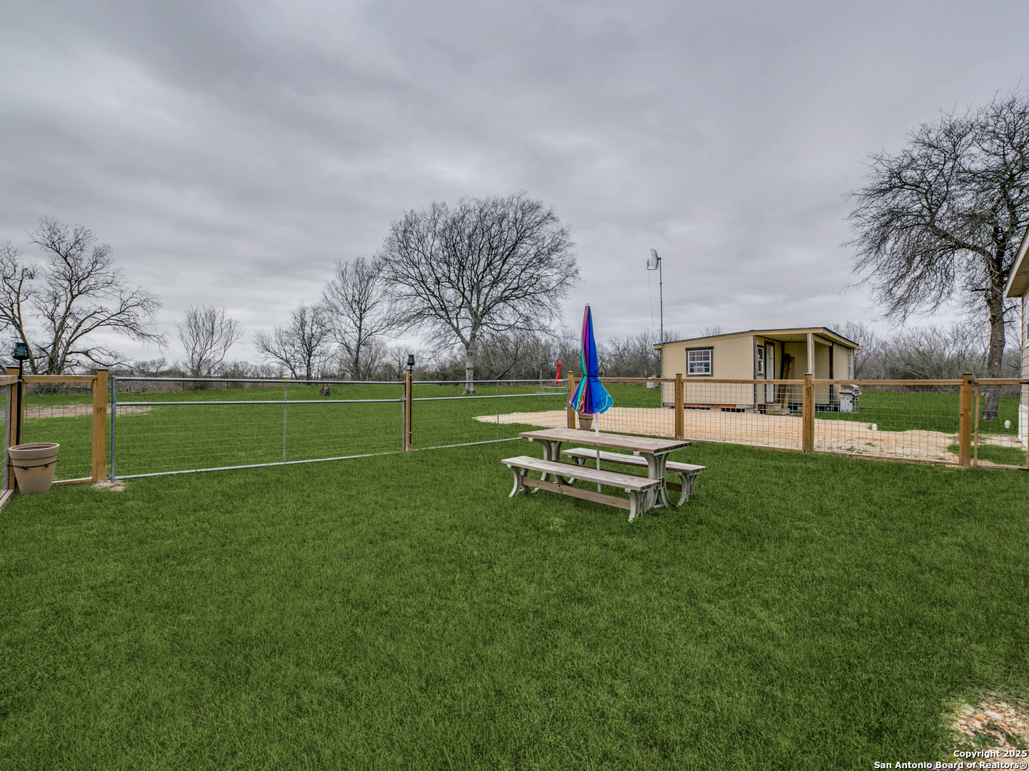 main property photo 19