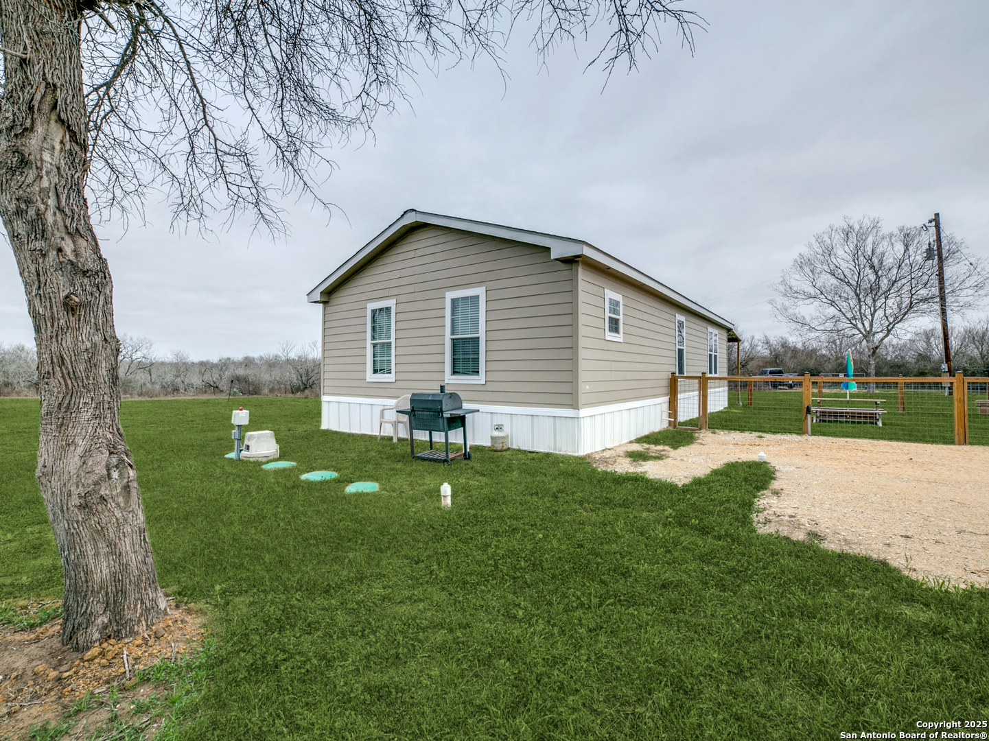 main property photo 23