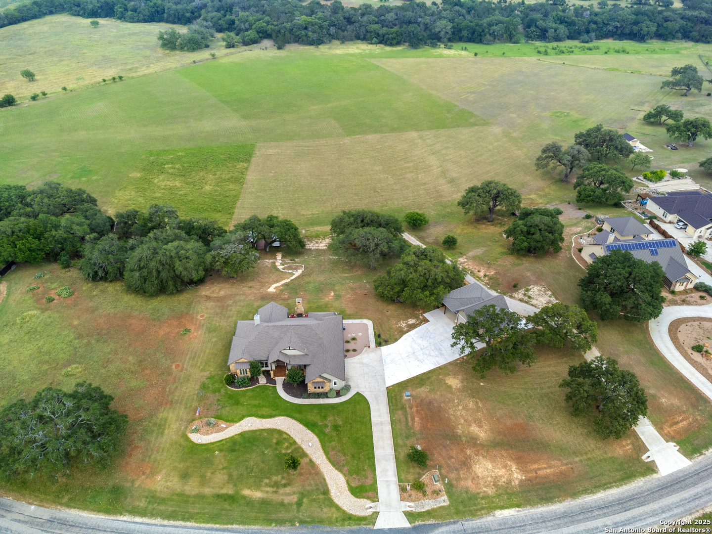 main property photo 41