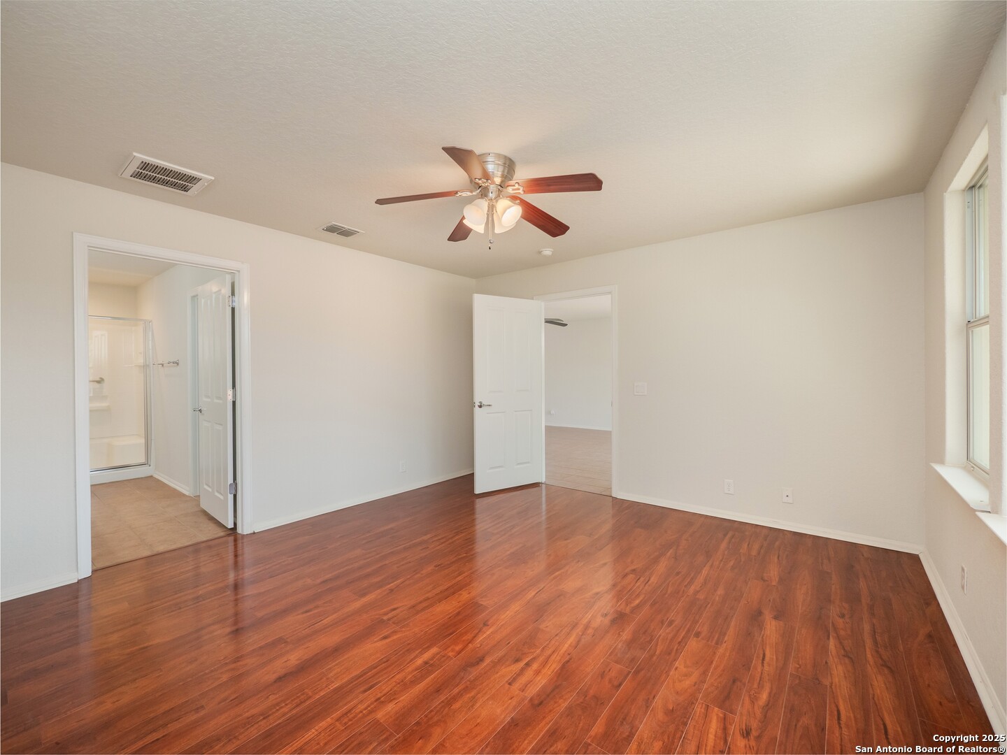 property viewer photo 14